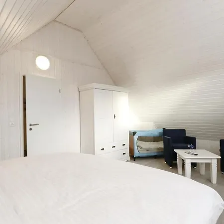 3 Bedroom Stunning In Ostseeresort Hébergement de vacances Olpenitz