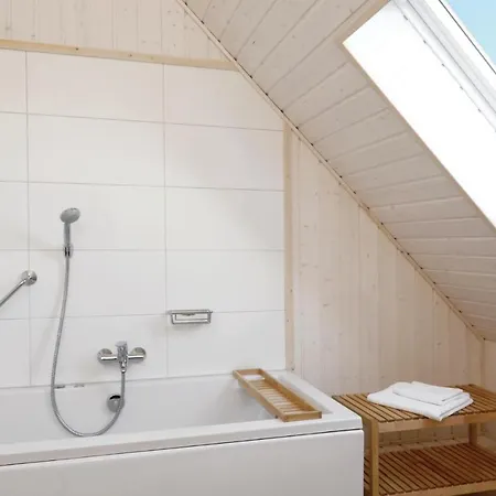 3 Bedroom Stunning In Ostseeresort Olpenitz